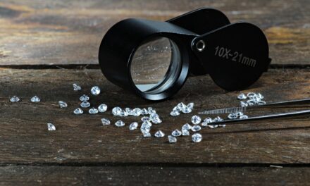 Diamantové náušnice a prečo investovať práve do nich?